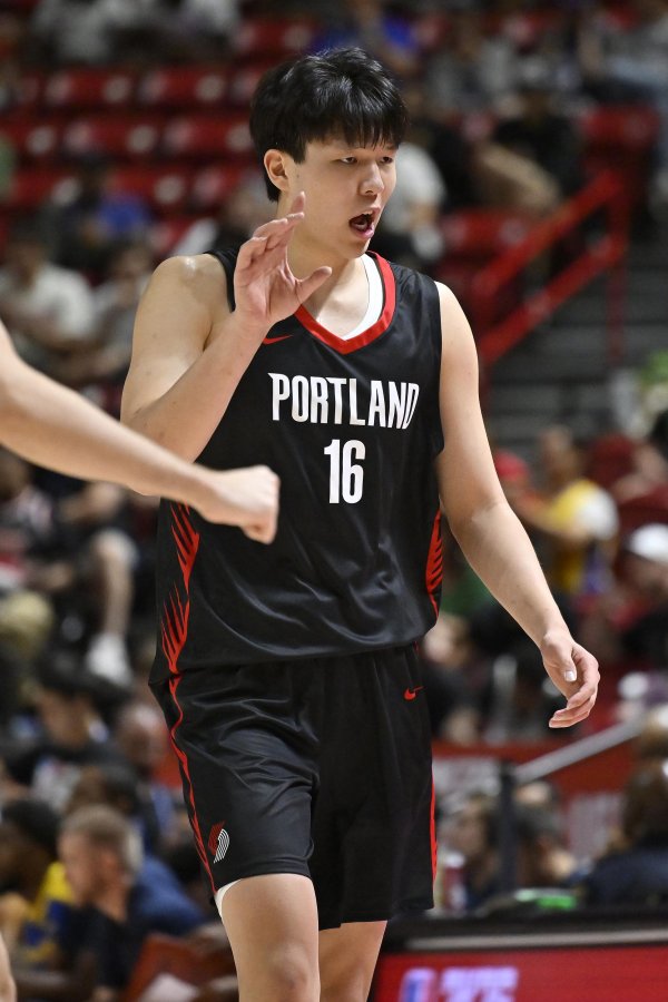 国融汇通 杨瀚森将在明天参加青岛男篮举行的媒体见面会