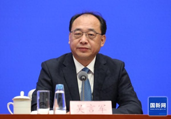 泽峰资本 目前我国律师达83万人，律师事务所4.5万家